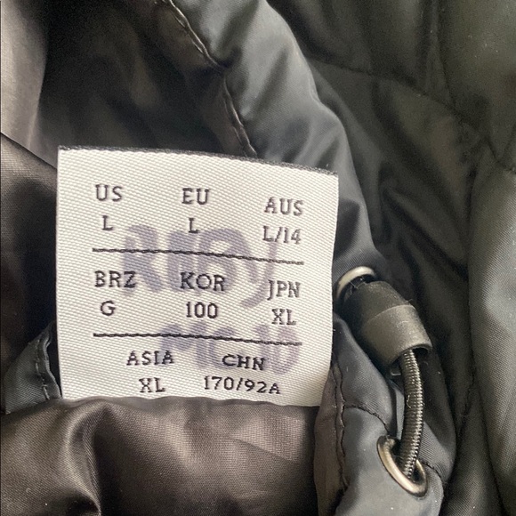 Black Quilted New Balance Hooded Jacket - Picture 10 of 10